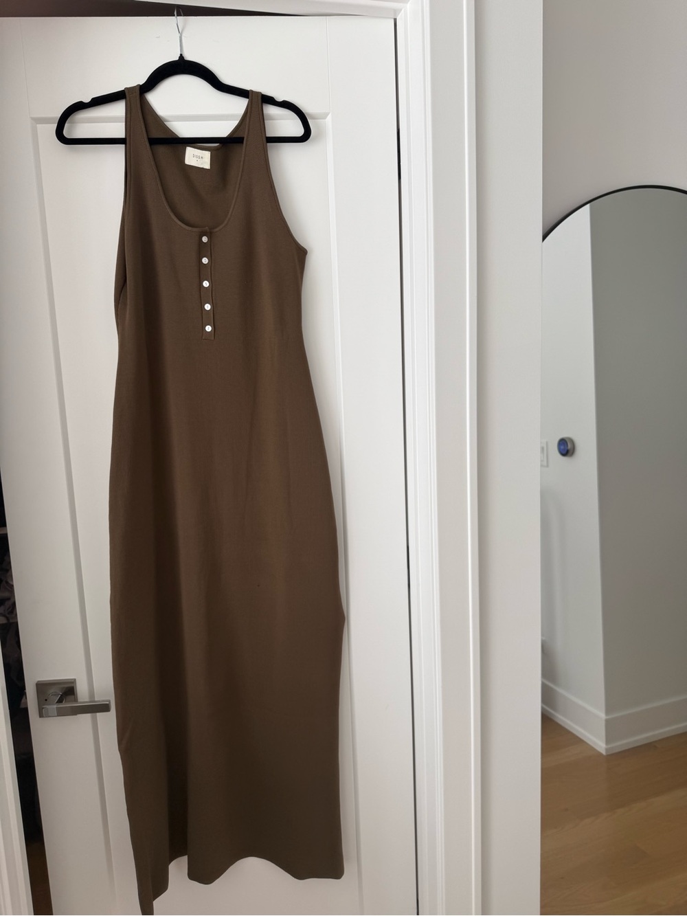DISSH Sleeveless Olive Maxi Dress (M) - Picture 5 of 6